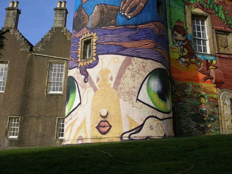 aysel44_aysel's tweet photo. #Graffiti #Scotland-Kelburn Castle #AmusingPlanet-quate https://t.co/edWbJP3wr8