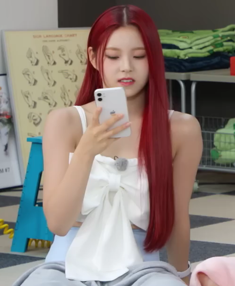 Celebsstyle5's tweet photo. 셀럽 : 엔믹스 규진
어디 : 이상한 나라의 엔믹스 EP.5
브랜드 : 어반드레스 (AVANDRESS)
모델 : Big ribbon sleeveless WHITE

https://t.co/dN7n4GpScS

 #AVANDRESS #어반 #어반드레스 #엔믹스 #NMIXX #규진 #KYUJIN #슬리브리스 #손민수 #손민수템 https://t.co/woEugSeeGN
