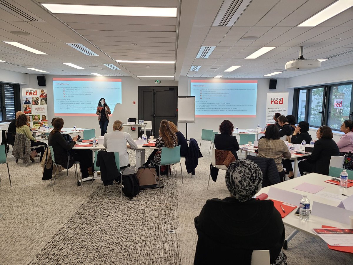 Nous accueillons cette année la réunion stratégique du <a href="/GLOWRedNetwork/">Glow Red</a>, le réseau du leadership féminin du Mouvement international de la Croix-Rouge et du Croissant-Rouge. 
Venues du monde entier, nos collègues auront pour objectif de promouvoir la parité dans nos organisations.