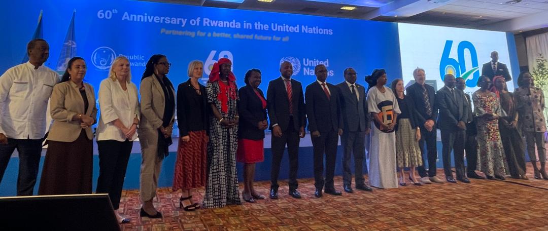 60ème anniversaire de l'adhésion du Rwanda à l'ONU / 60th Anniversary of Rwanda in the United Nations
Photo de famille / Family picture with all the heads of UN agencies
🇺🇳 🇷🇼