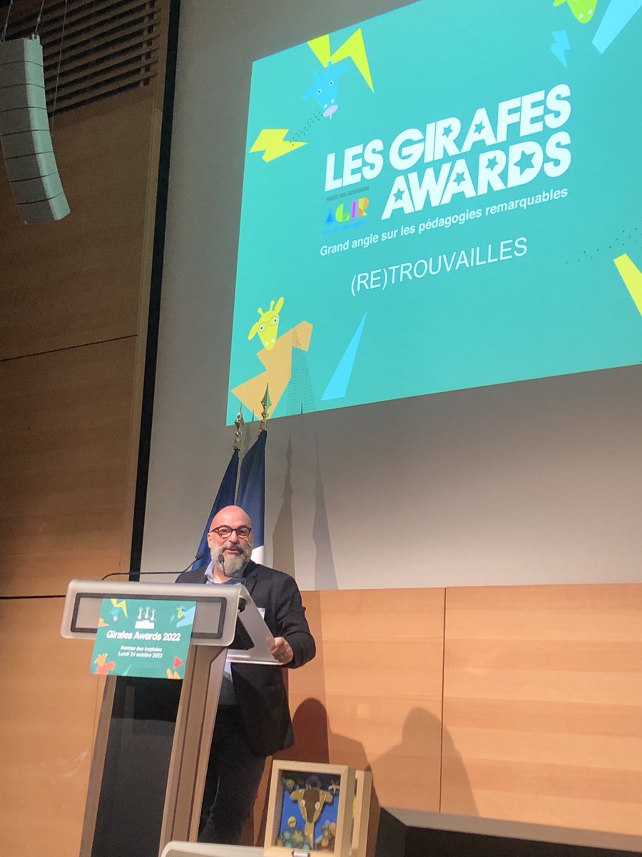Ent_de_Creches's tweet photo. #GirafeAwards - @Babilou_fr via Vincent BULAN rappelle l’engagement de la#FFEC pour #PlusdePros #PlusdeQualité #PlusdePlaces https://t.co/FaJ6stG5yt