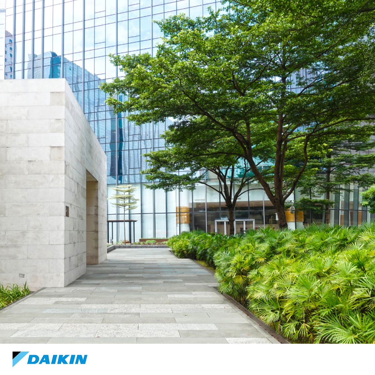 Daikin_es's tweet photo. En el #DiaInternacionalContraElCambioClimático, afianzamos nuestro trabajo en fomentar las energías renovables y el uso eficiente de la energía en Europa produciendo nuevas soluciones climáticas como las #bombasdecalor o el sistema #VRV5. 💙 https://t.co/L4lnzE95xp