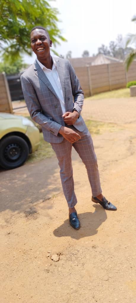 TnashMajor's tweet photo. Zvekudhakwa ndezvemusoro wangu Mwari vanotoda kuti ndiite mufundisi https://t.co/WbDO0ZEbdU