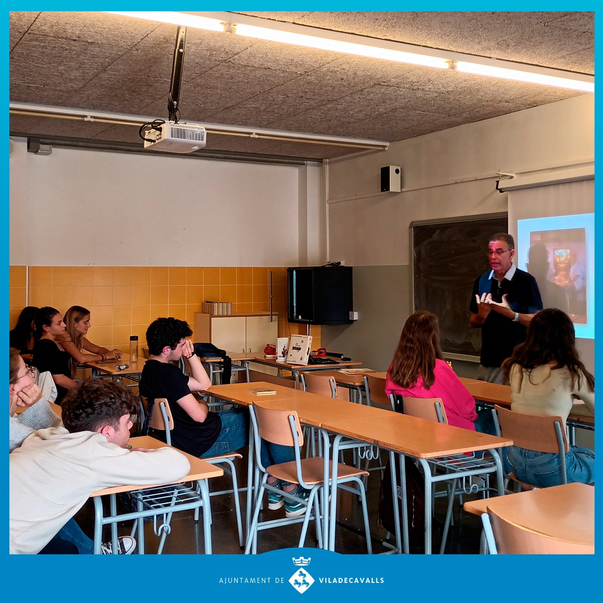 ajviladecavalls's tweet image. L’assessor de màrqueting online, Santi Rius @creat360 va explicar a l’alumnat de l’IES Viladecavalls les seves experiències com a emprenedor, empresari i freelance, el passat 17 d’octubre #JornadesEmprenedoriaViladecavalls
Gràcies Santi pels teus consells i la teva motivació!