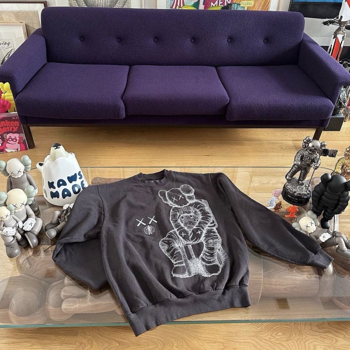 StreetFashion01's tweet photo. Kid Cudi Drops limited edition “Man On the Moon: Trilogy Box Set along with Merch designed by KAWS (2022) https://t.co/5JEG3QTk2U