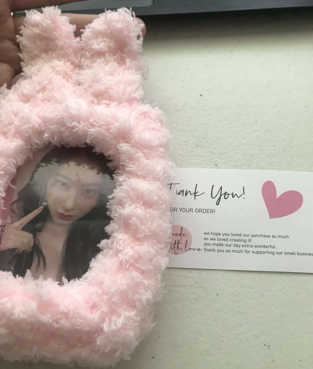 hoshcart0's tweet photo. mail !
hi ! @wonkisses_ i received my pc holder already !! ang cutee thank youu sm !!!!
#laneyproofs #eun_mails https://t.co/R7PB5vefNY