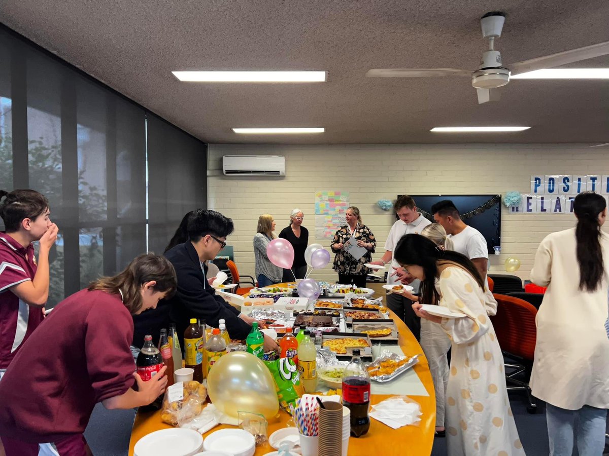 AminaBaghdadi5's tweet photo. @raisementoring graduation. Seeing these students graduate from this program was so moving! We often underestimate the power of a mentor on young peoples lives. This is what our school principle is really about - positive relationships to build positive life outcomes. https://t.co/5njK0LNP78