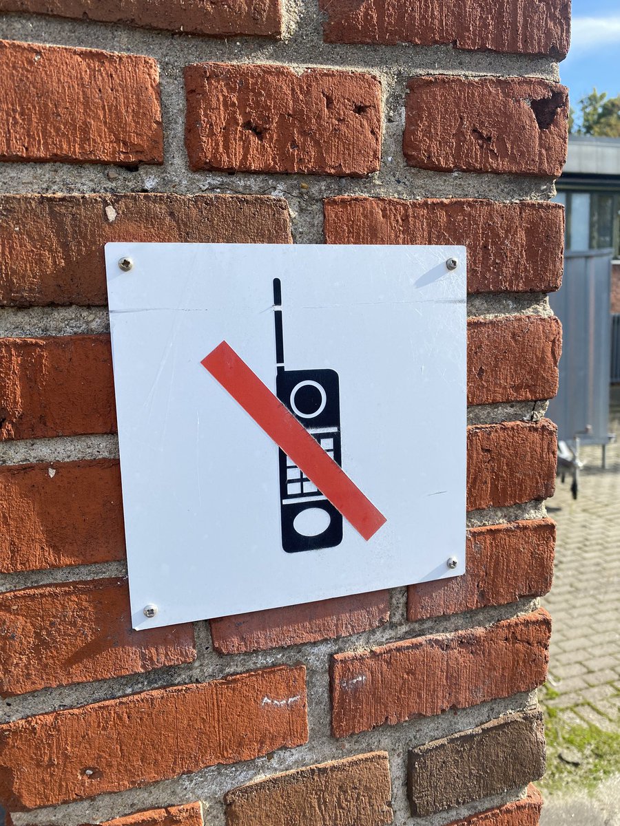 Hvad betyder det her skilt? Kun forkerte svar, tak.