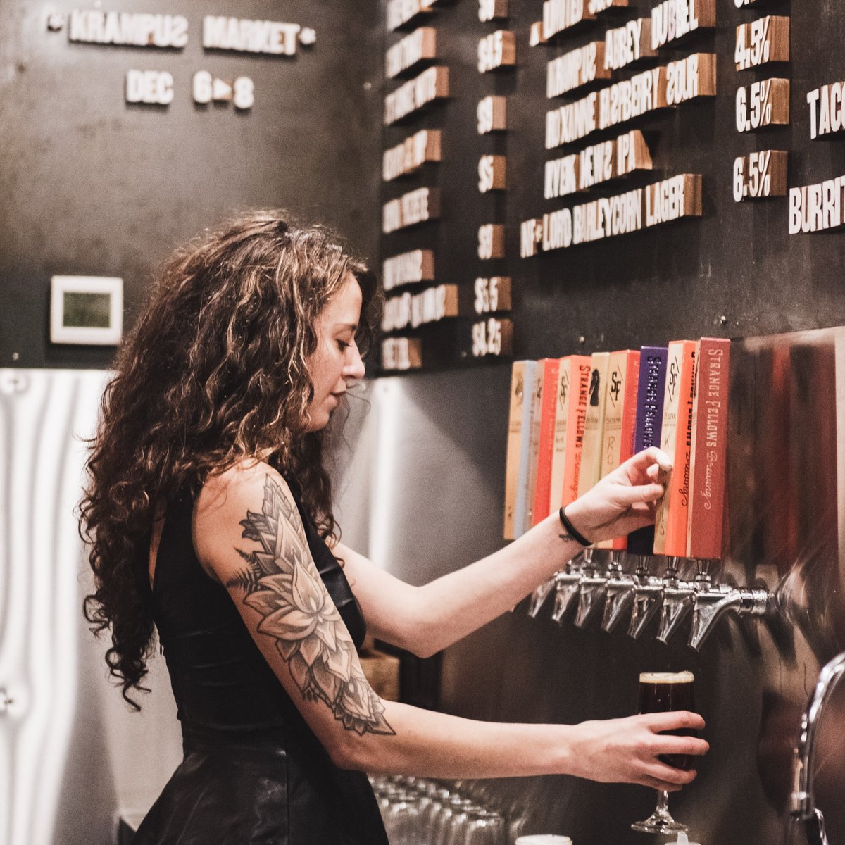 ON TAP // NOCTURNUM DARK IPA this robust and balanced dark hoppy ale is available on tap in our Tasting Room⁠ 
 
Also available for retail in the tasting room, online store, and at your local liquor store 🐺⁠