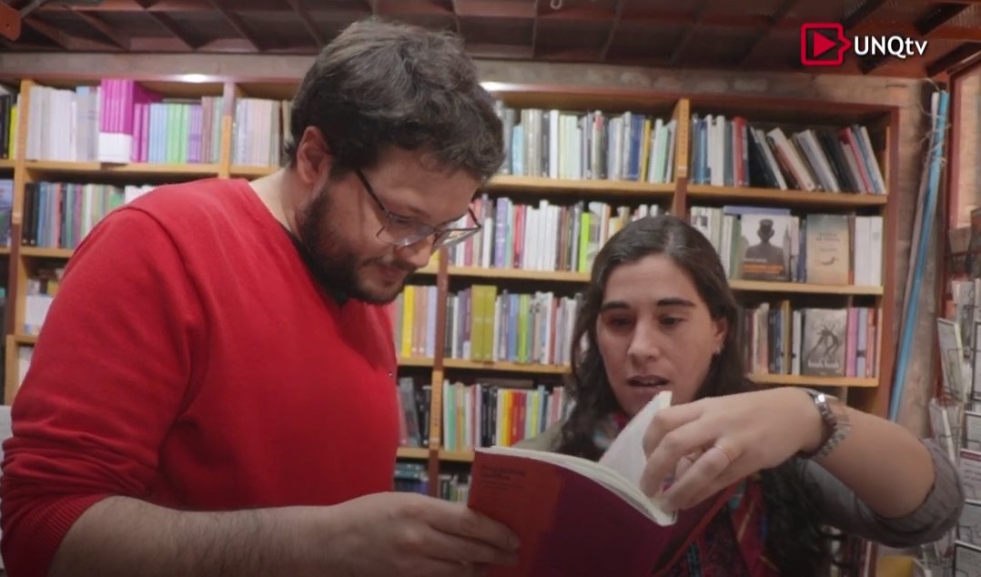 ceciliajarne's tweet photo. Mucha emoción! 😍 Hoy salió a la venta nuestro libro!!! de la editorial de la @UNQoficial
Lo pueden conseguir aquí, versión en papel y digital!!!
https://t.co/oaKgL0wMcV
Gracias a @EditorialUNQ a @DiegoGolombek
Un gusto trabajar con @PabloAlcain, @GachiMolina y @rlugones23 https://t.co/yMOdj05e4n