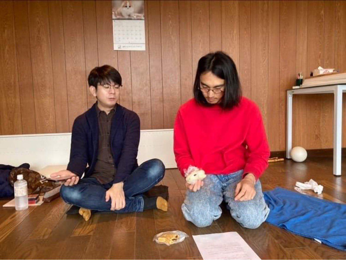 imaike_project's tweet photo. 本日は
「#いまいけぷろじぇくと Vol.11《身体奏法》ワークインプログレス Vol.2」
へ向けたリハーサルでした！
@iwateita @yuimoe04 @t_imamura16 
#岩渕貞太 #池田萠 #今村俊博 https://t.co/MkpKMWFMY8