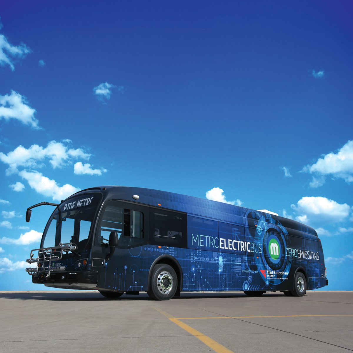 Check this out 👉 it costs 19 cents per mile to run electric buses versus 44 cents per mile on diesel. 
THAT is why #MetroQC is #AllIn on an eco-friendly fleet!