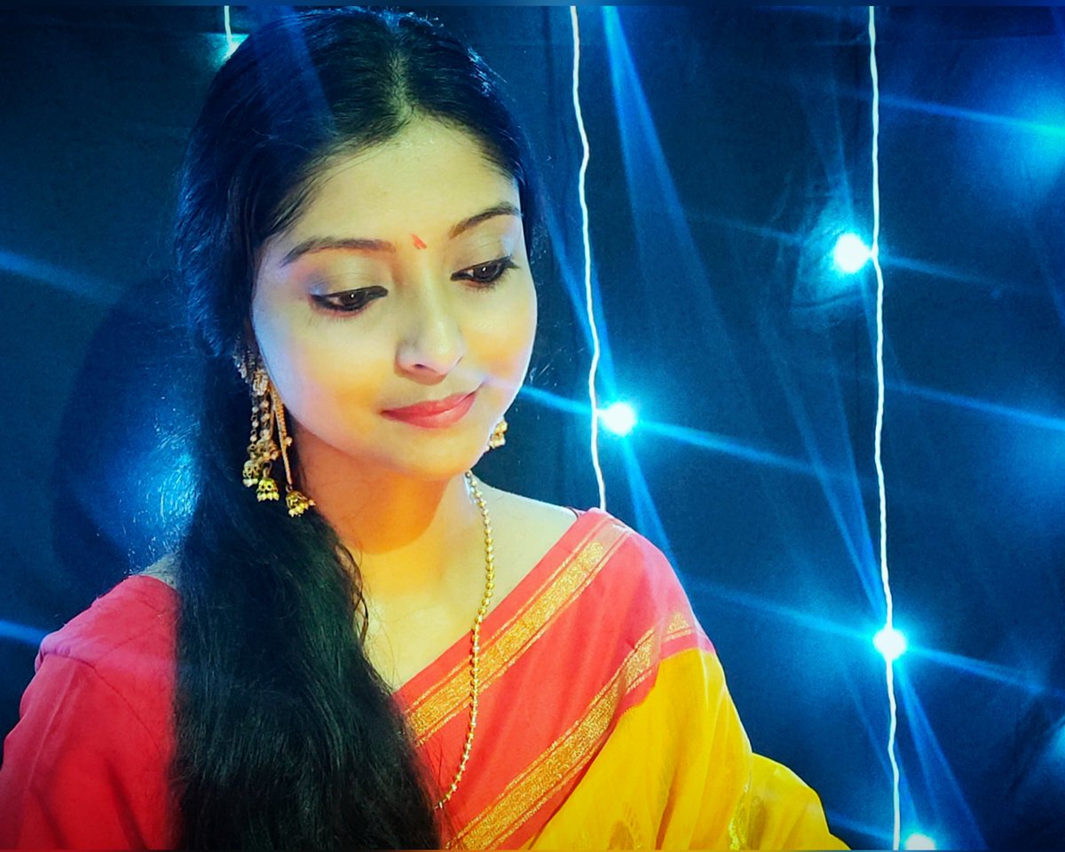 Sangita_sings's tweet photo. একরাশ আলোর শুভেচ্ছা 🙏🙏🌺।।।
One more Release from my YouTube channel, গানে গানে শ্যামা পূজার অঞ্জলী ।🌺
https://t.co/lfnKtRATo2
Listen to it and share your views.... Subscribe to it if you like💐....
শ্যামা পুজো ও দীপাবলির অনেক শুভকামনা 🙏 https://t.co/UJCLtP2rhV
