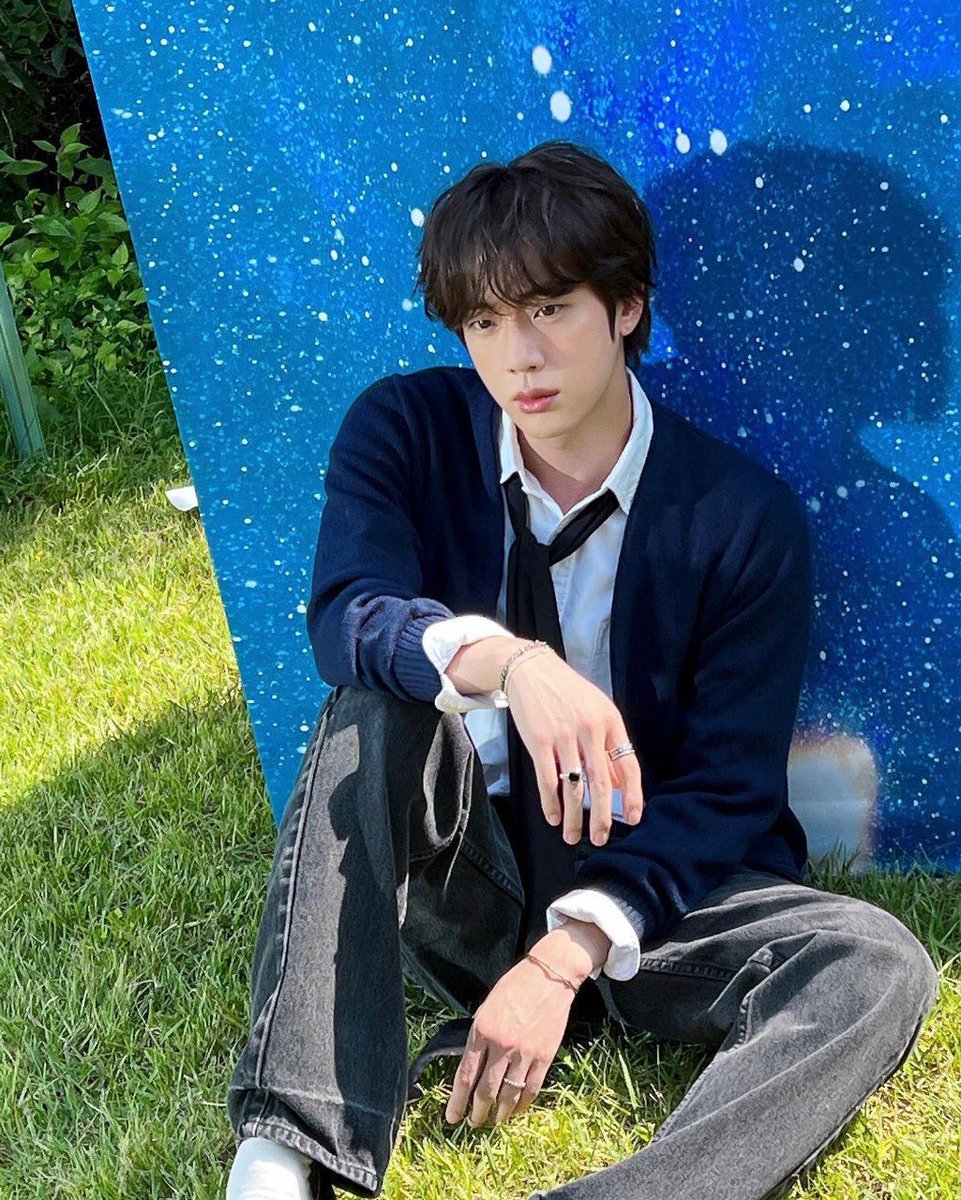 borahae_BTS's tweet photo. 📸 Post de Wootteo en IG

🗣: Inauguración de la galería de wootteo
Chico guapo con confianza/seguro de si mismo

🔗: https://t.co/L5bJGZRaFh
#jin #jinxcodplay #TheAstronaut https://t.co/mW1V2FbAQV