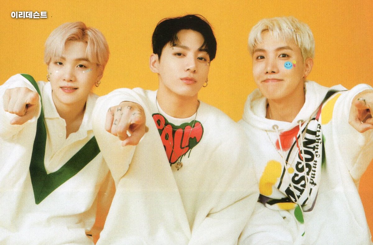 iridescent9595_'s tweet photo. [SCAN] BTS JAPAN OFFICIAL Vol.10
유닛 (윤기 &amp; 호석 &amp; 정국)
#suga #jhope #jungkook https://t.co/HLPkA7Yorm