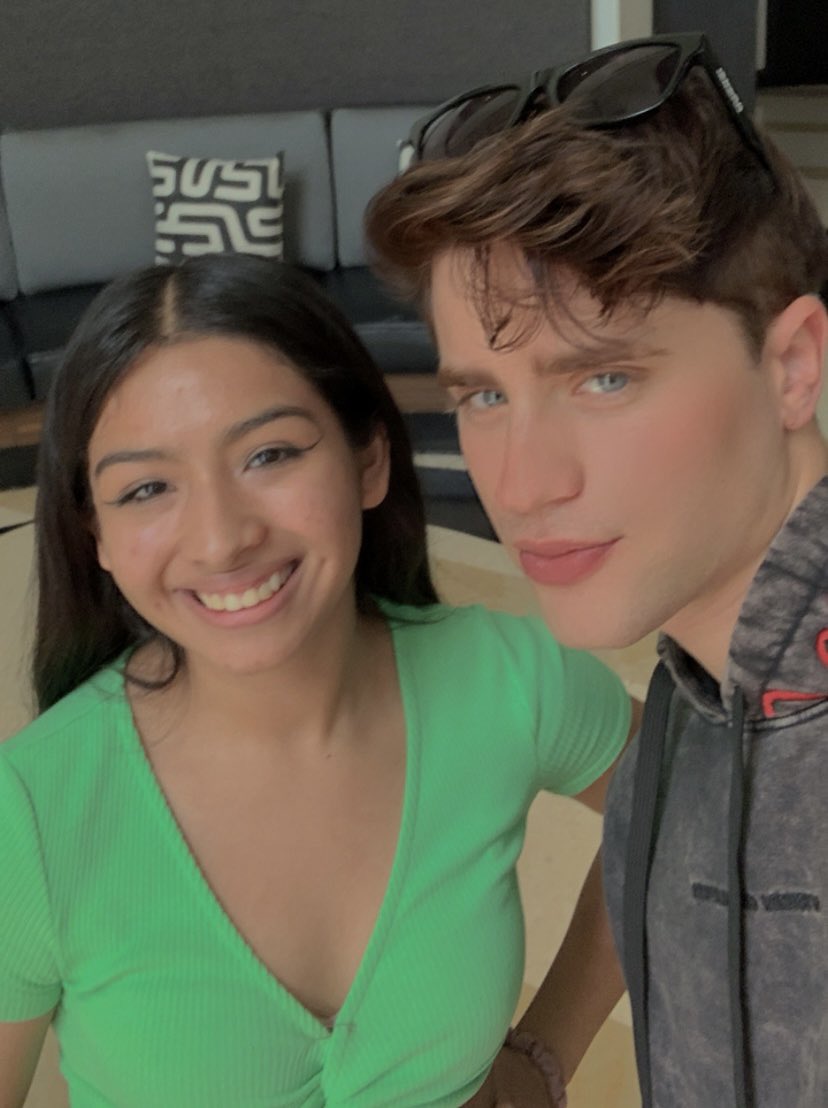 lizeth_lopez003's tweet photo. Ya pasó un mes y aún no puedo superar que vi a estos preciosooos🥹🥰.
@imartinezp_ 
@emartineeez 
@ieditwithyou 

#ivanmartinez #emiliomartinez #martineztwins #mexico https://t.co/Yg4mnK8jig