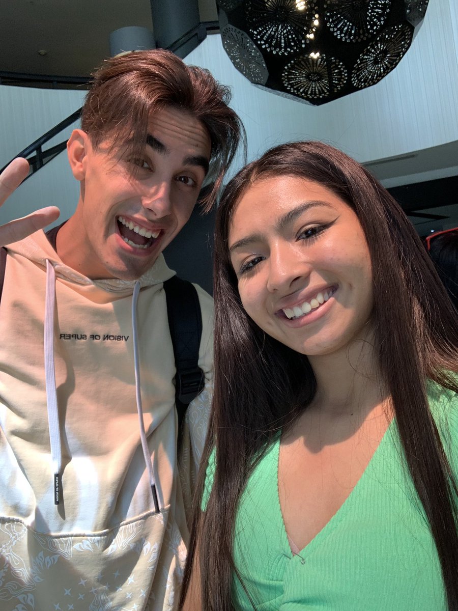 lizeth_lopez003's tweet photo. Ya pasó un mes y aún no puedo superar que vi a estos preciosooos🥹🥰.
@imartinezp_ 
@emartineeez 
@ieditwithyou 

#ivanmartinez #emiliomartinez #martineztwins #mexico https://t.co/Yg4mnK8jig