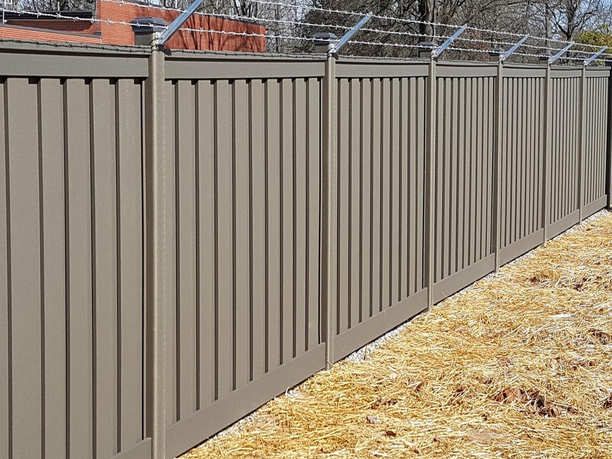 TrexFencing's tweet photo. Tired of maintaing your fence? Upgrade to Trex Fencing Seclusions in Winchester Grey
#trexfence #trexfencing #trexfencingfds #construction #fencecontractor #commercialgates #climate #commercialfencing #sustainability #green #conservation #interiordesign #building #cedarfence https://t.co/Zp86rr4KK7