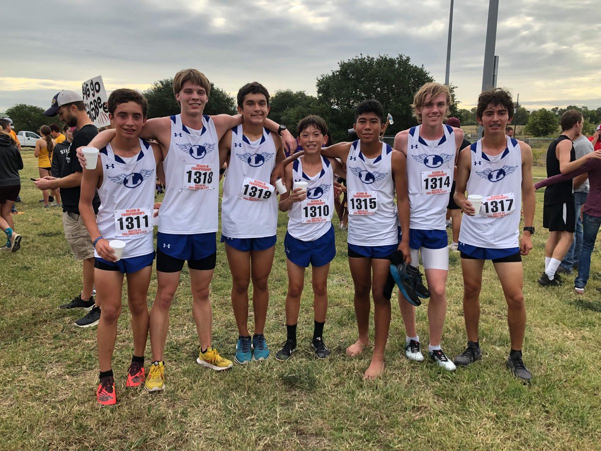 Results from Region III XC Championships:
Nyla Long finished 20th out of 172 runners, missing State by three places, and our boys finished 14th out of 24 teams👏🏻 

What a ride this year has been! We want to wish the best of luck to the runners in our region advancing to state!💙