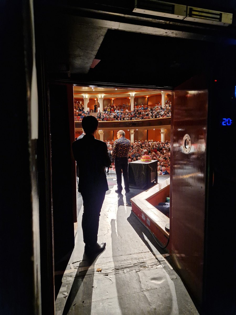 SarloFabio's tweet photo. LPO x GBBO The crossover you didn't know you needed! My final @brightdome concert with the @LPOrchestra marked with a cake to celebrate the orchestra's 90th Birthday created by the @BritishBakeOff semi finalist @juergenthebread 🎂 😋 https://t.co/V7itnXrQgw