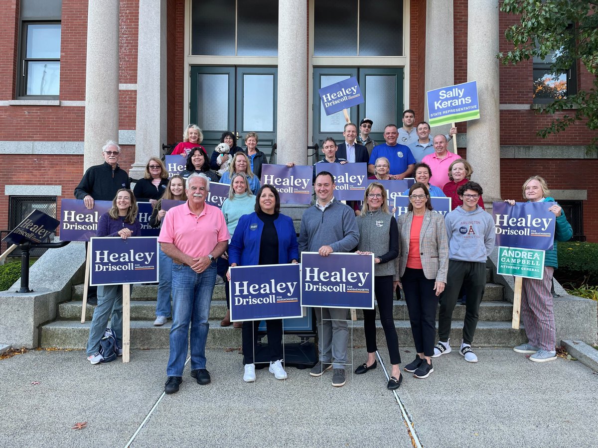 People For Maura tweet media