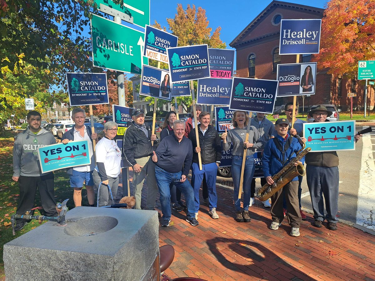 People For Maura tweet media