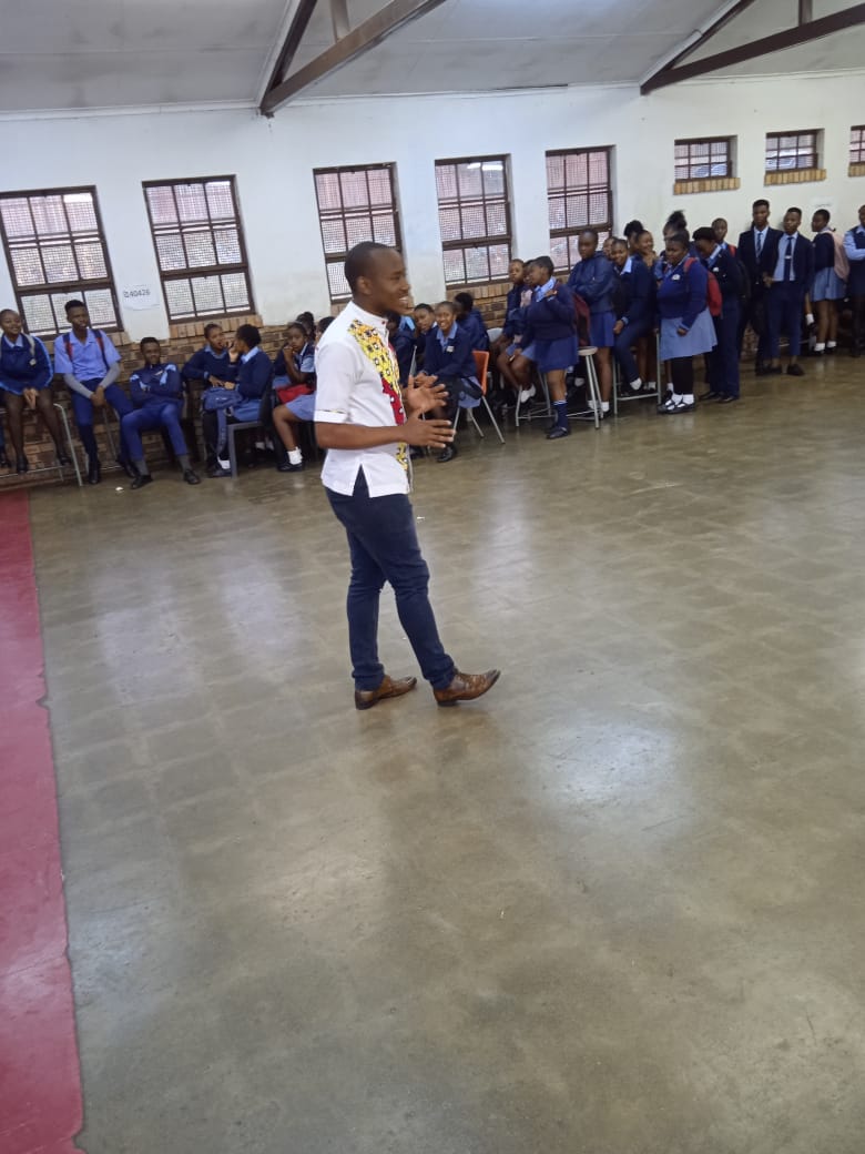 RootsofAfricaSA's tweet photo. Our next stop....
We honored an invitation to Bopasenatla Secondary School, supporting the #Classof2022, Our Chairperson and Deputy giving motivations and prayer.
#SupporttheClassof2022 #RootsofAfrica #education https://t.co/YBSgjtxfV1
