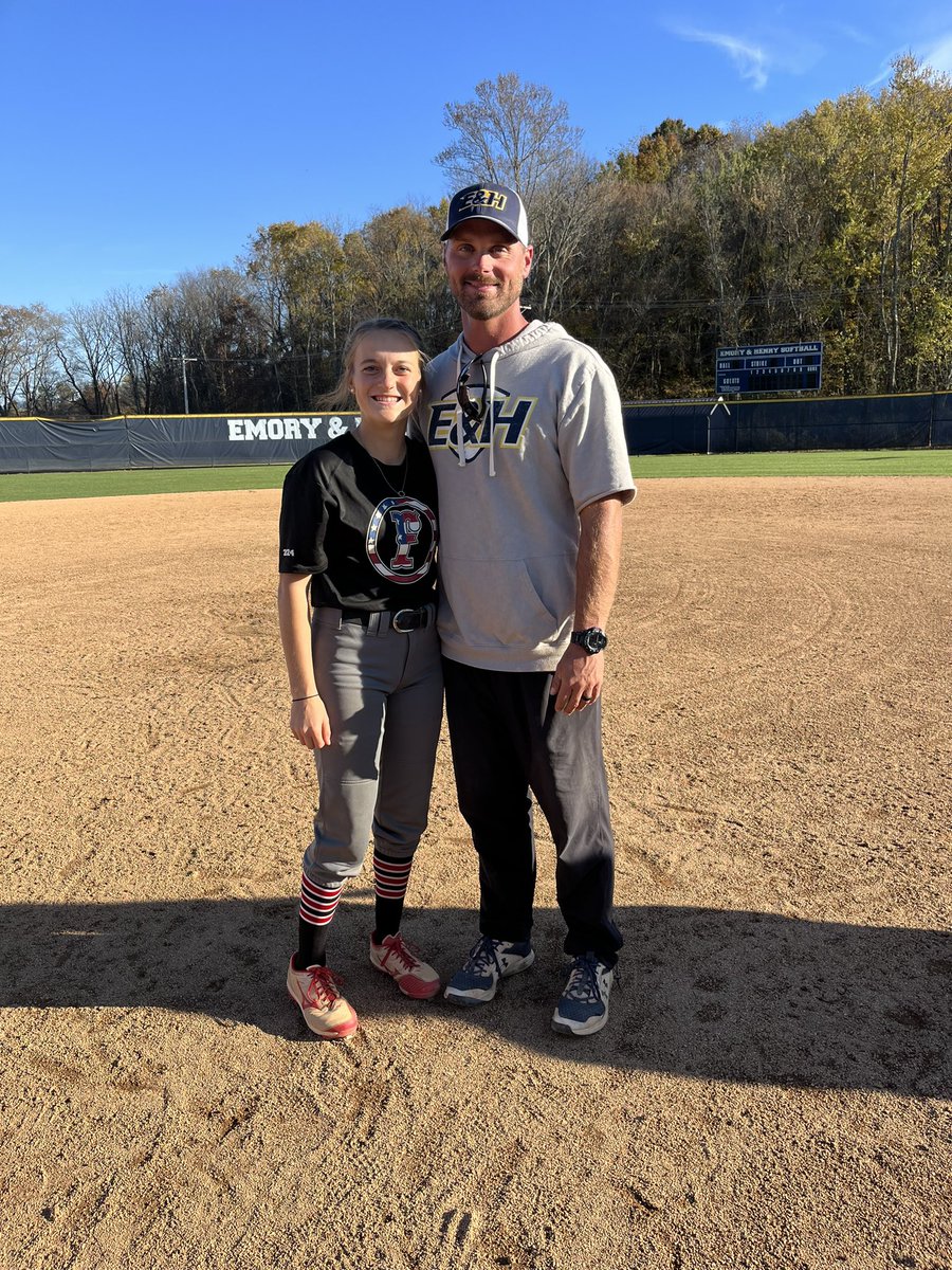 KaliCookie13's tweet photo. I had a great time this past weekend @emoryandhenry softball camp! It was a great experience. I learned more about the game and a lot about the little details that are important. Thank you to @Coach_MariCook and the other coach’s there for working with me! Can’t wait to go back! https://t.co/D5AOyEUPSg
