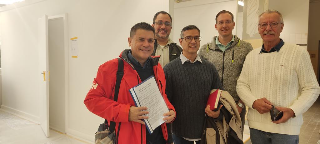 WuikelmanAngelP's tweet photo. En la ciudad de Bonn-Alemania, previo al Encuentro Mundial de Educación y Formación Técnica Profesional, recorrimos varios centros de formación profesional para conocer las experiencias de la formación dual
#VenezuelaVamosPaLante https://t.co/s1obMwG4uJ