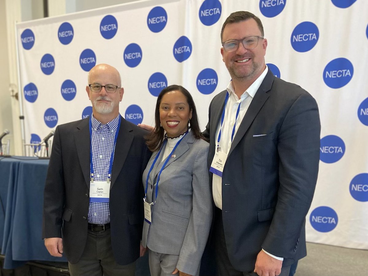 LGSabinaMatos's tweet photo. At @ConnectingNE’s convention in Newport today, we’re getting a look at the future of telecommunications technology - and working to ensure that every Rhode Island has fair and unrestricted access to that tech as it becomes more and more vital in everyday life. https://t.co/NUX3QH0Osq