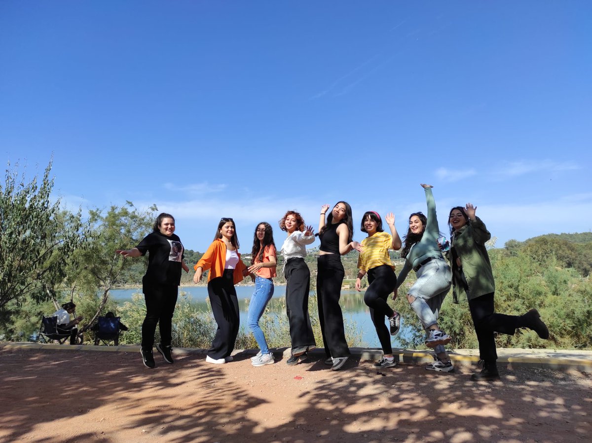 AydinKYGM's tweet photo. 📍Efe Ayşe Yurt Müdürlüğü

Uyum Programı kapsamında öğrencilerimize yönelik "Gelin Tanış Olalım" gezisi düzenlendi.🚶‍♀️

Kuşadasının tarihi ve kültürel yerleri yakından tanıma fırsatı bulan gençler gezip öğrenerek eğlenceli vakit geçirdiler.📸
#GSBYurtları 
#YurdunuzYuvanızdır https://t.co/cbe2UFFgyj