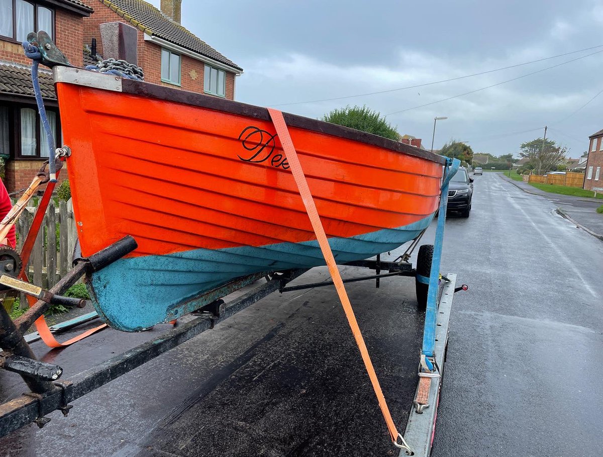 We wonder how many boat there are collecting dust in garages across the UK. This one is available on our Boat Scrapyard Facebook Group 🧡.