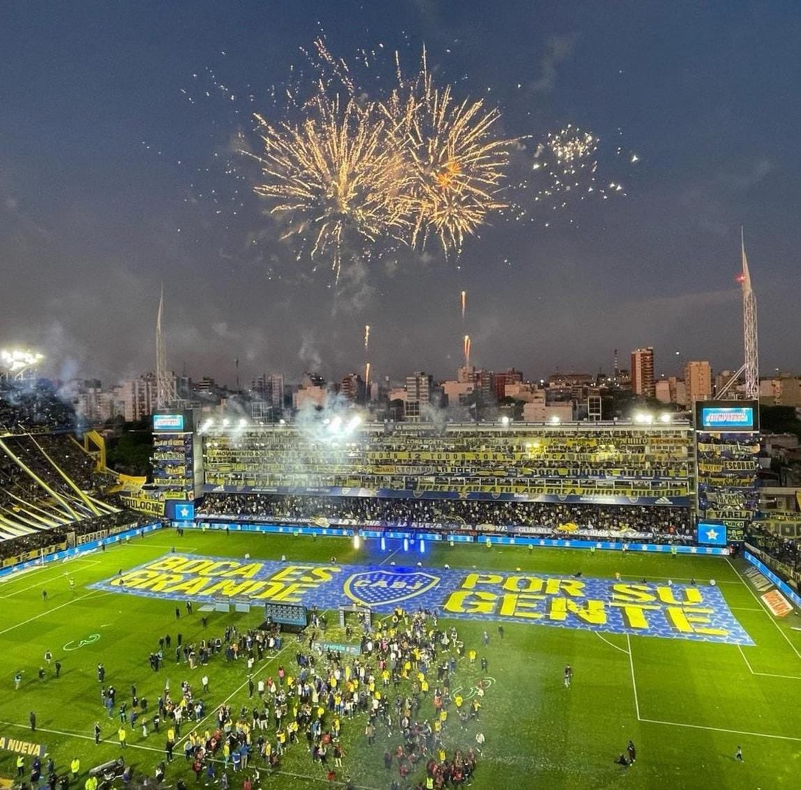 Contra todo y contra todos.
BOCA ES GRANDE POR SU GENTE.
💙💛💙
73 ⭐️