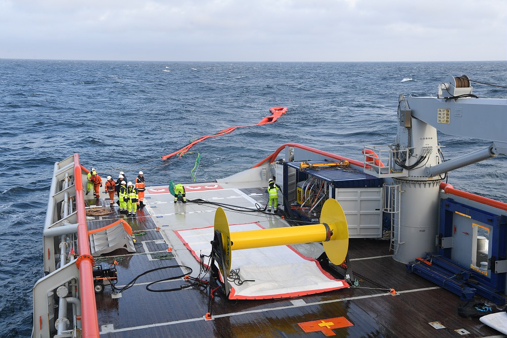 premarmanche's tweet photo. L'occasion de tester l'articulation des méthodes d'intervention autour de ces thématiques :
>Trouble à l'ordre public à bord d'un navire à passagers
>Ex. d'assistance à navire en difficulté #ANED
>Sauvetage maritime de grande ampleur #SMGA
>Lutte contre les pollutions #POLMAR https://t.co/uERIkJTf4u
