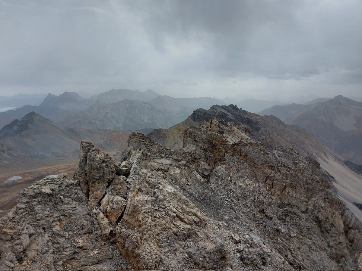 divisionesvago's tweet photo. Cresta sud dal col Etroite du Vallon per Rocca di Miglia
#followtheguide #vallestretta #Bardonecchia #familytime
@LabAlteValli @Verticales_it @MCristinafernn @CasalinoManuela @mareda @GiovannaTosi3 @Lillitrip @lfsur @steava0407 @Charlie618RRM @LibreriaBourlot @EmanuelaMorell1 https://t.co/XPhAEnJoaQ