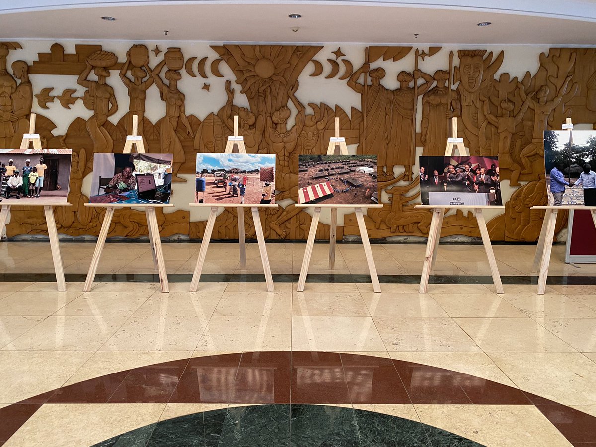 ONUMocambique's tweet photo. A Exposição de Fotos em comemoração ao #DiaDaONU retrata o novo Quadro de Cooperação entre 🇺🇳🇲🇿, a implementação do #AcordoDeMaputo p/ a Paz e Reconciliação Nacional e a campanha de Moçambique p/ a eleição ao Conselho de Segurança 

A exposição fica aberta até esta sexta no MINEC https://t.co/xhLu9ewYbl