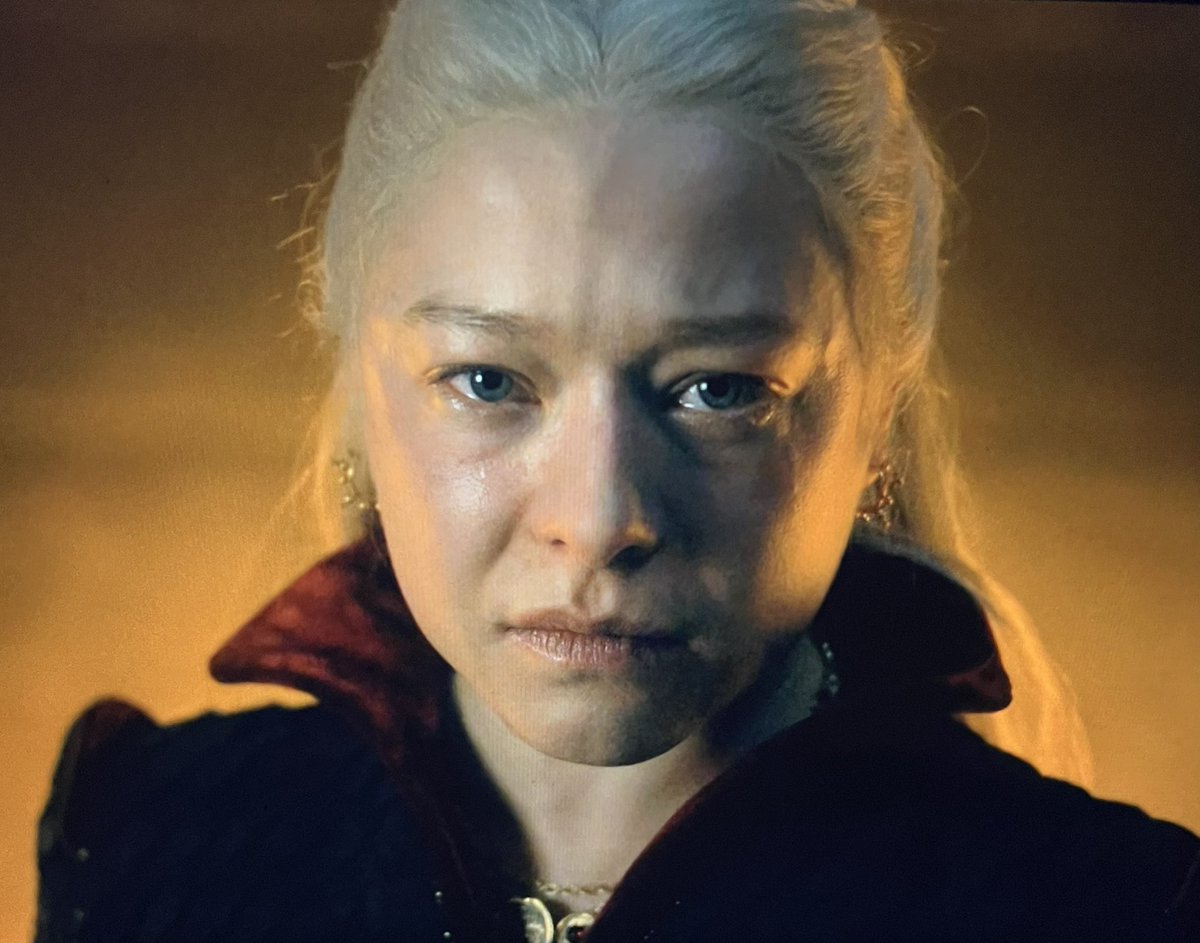 Twinkle_Lethula's tweet photo. She should have just killed that bitch Otto and sand ravens to the capital.
#HouseoftheDragon https://t.co/BVv2c5TL0o