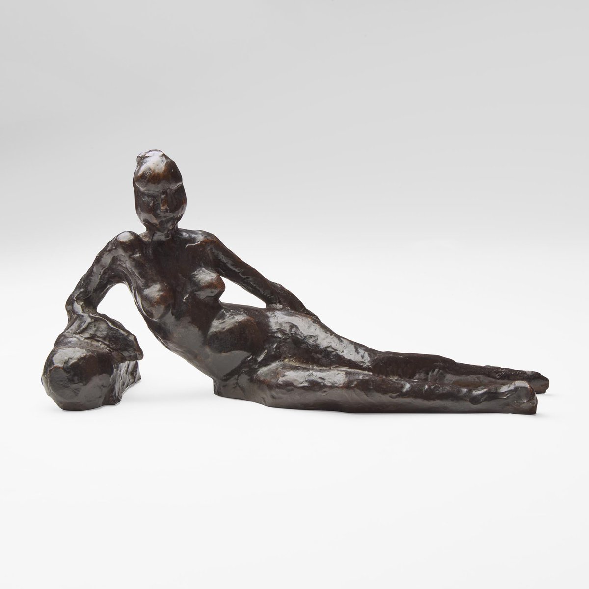 Tomorrow, our friend's at Freeman's Modern and Contemporary Art auction features a fine selection of works including 'Winged Figures II' by #LynnChadwick &amp; #HenriMatisse's 'Petit Nu au Polochon'. Take a closer look: freemansauction.com/auction/1745-m…