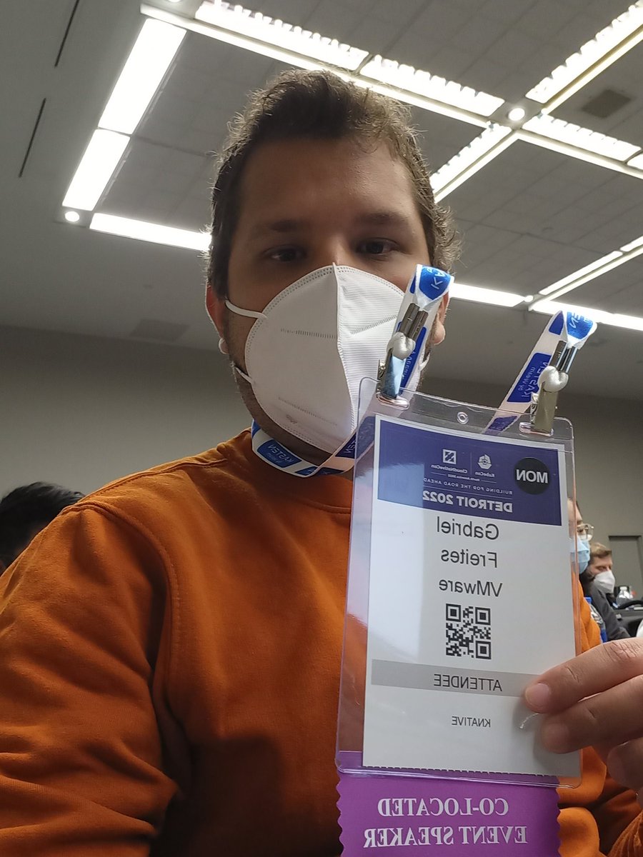 Gabilloillo's tweet photo. Ready to party #KubeCon #KnativeCon https://t.co/2QvVXytTTB