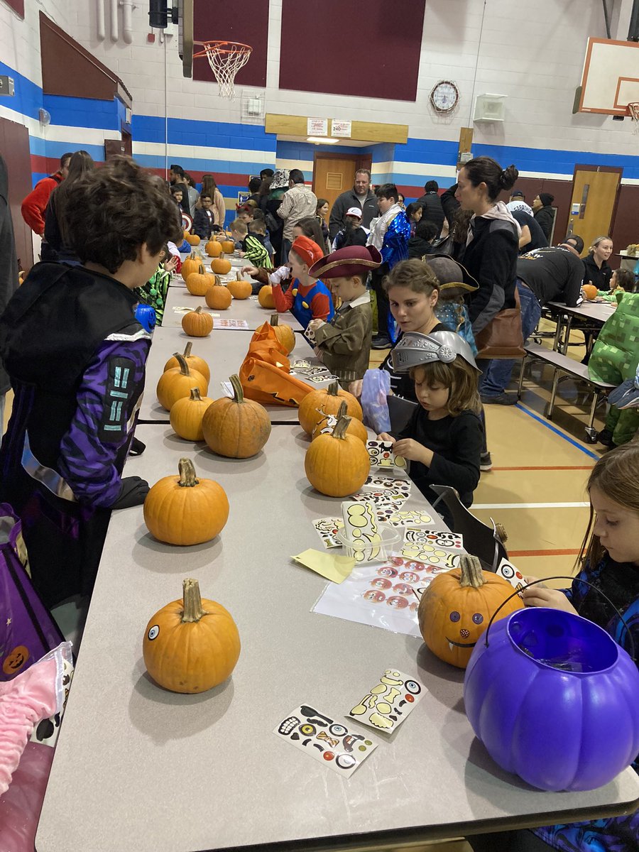 FalconsFallon's tweet photo. Thank you to all of our parents and faculty who came to Fallon’s Family Fun Event  on October 21. Thank you Jaswell Farms for the In-kind  donations. Thank you to Mike Glennon for delivering the pumpkins . https://t.co/YVDqJpQJBp