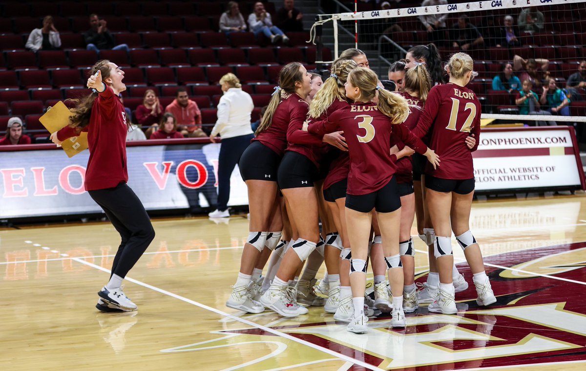 📸 Some of our favorite celebration shots from yesterday’s win over College of Charleston! 

#PhoenixRising #ElonVB