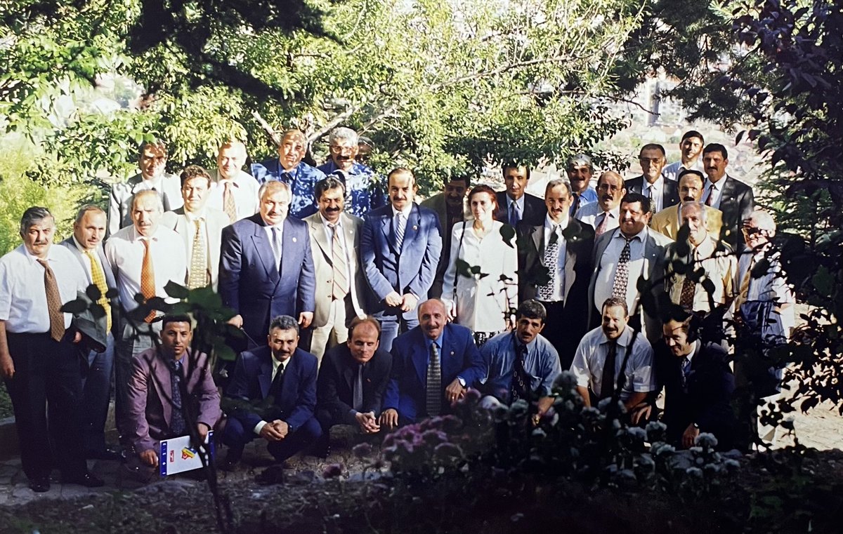 TFF Amatör Kurul Toplantısı
1997 ÇANKIRI

Görevini tamamlayanlar oldu, 
Vefat edenler oldu. Rabbim rahmet eylesin.
Baki olan dostluklardır.
Geçen zamana rağmen değişmeyen amatör spor camiasının ahde vefalı duruşudur.

AMATÖRLER UNUTMAZ…