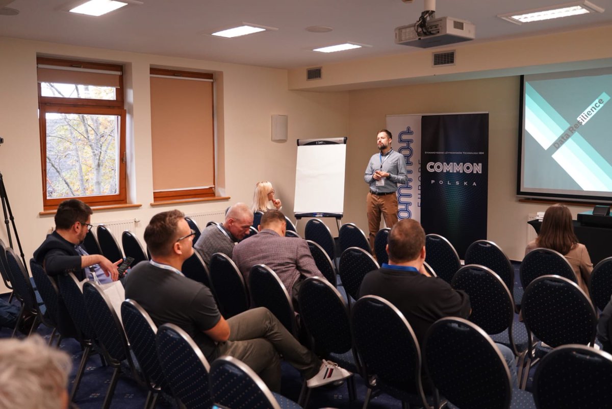 common_polska's tweet photo. 15:45 Sala A
The Art of Data Restore, czyli VTL - DSI
Dawid Dołowy (IBM), Tomasz Janiec (IBM)
#commonpolska, #IBM, #tdsynnex, #cloudware, #arrow, #credeexperto, #ibpm, #azframe, #averbit, #goldenore, #simplicity, #boatsystems, #ibmz, #power10 https://t.co/yS4fZBjH5r
