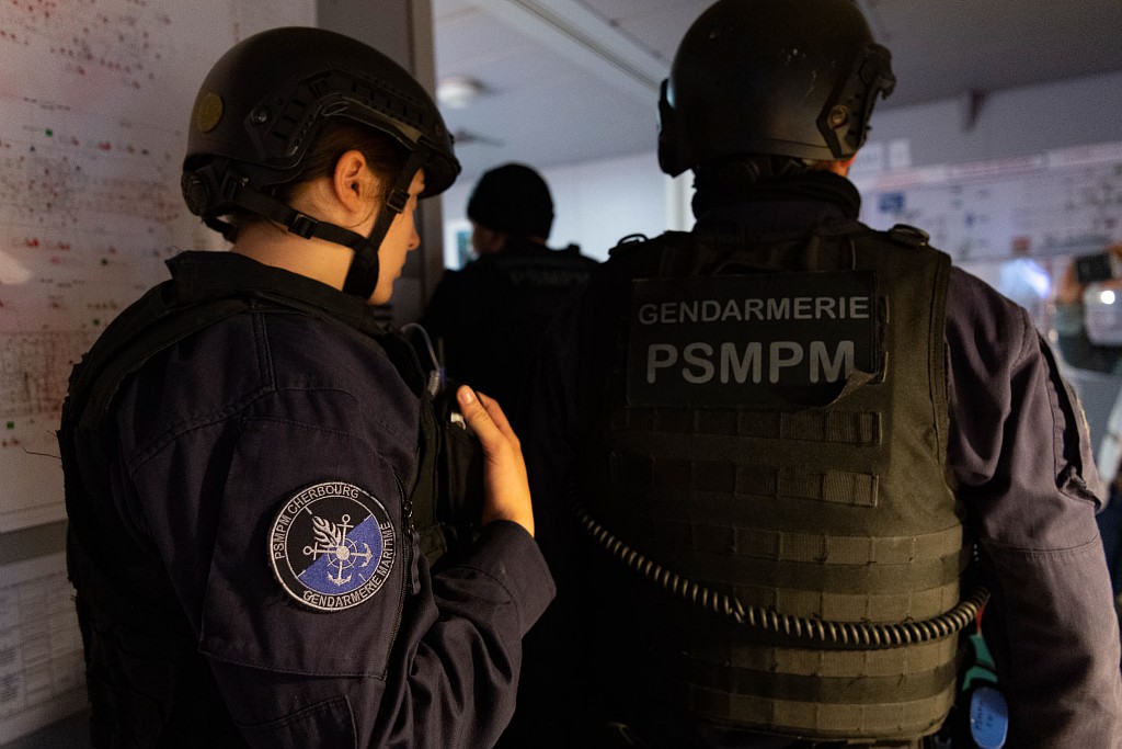 premarmanche's tweet photo. L'occasion de tester l'articulation des méthodes d'intervention autour de ces thématiques :
>Trouble à l'ordre public à bord d'un navire à passagers
>Ex. d'assistance à navire en difficulté #ANED
>Sauvetage maritime de grande ampleur #SMGA
>Lutte contre les pollutions #POLMAR https://t.co/uERIkJTf4u