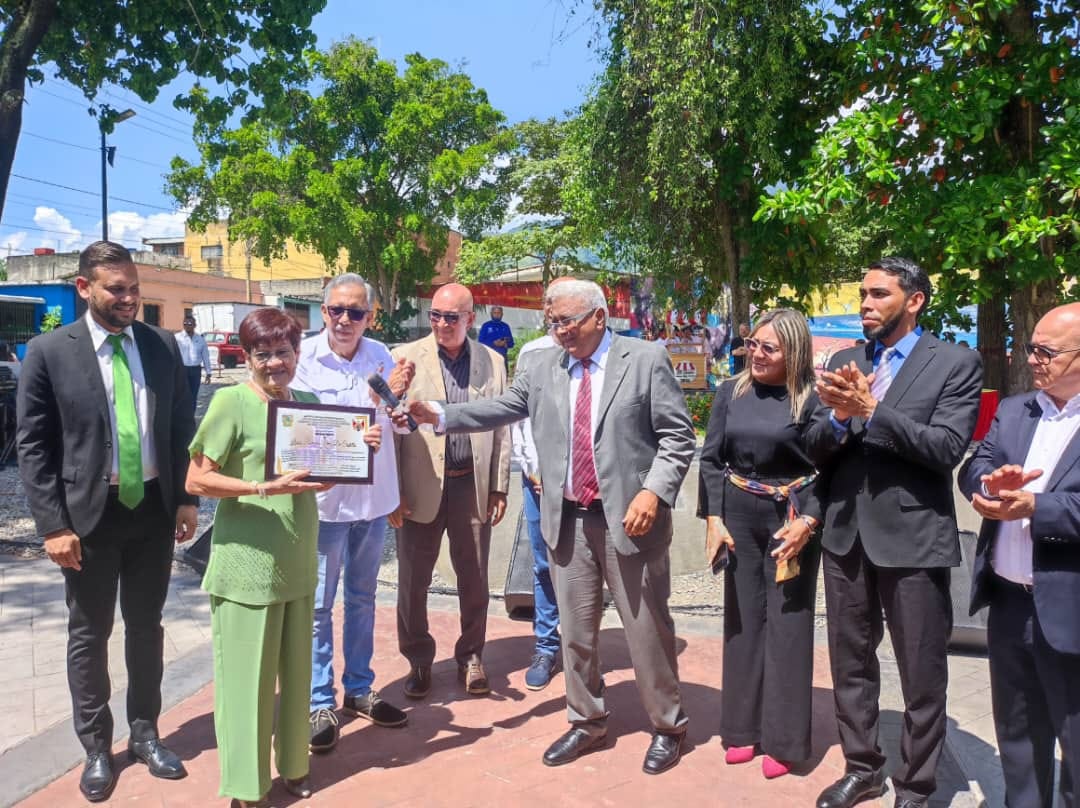 CleyOficial2024's tweet photo. El @cleyoficial2022 y de la Cámara Municipal de Independencia para honró y venero los 83 años de la festividad en honor al Santo Patrono San Rafael Arcángel. 

 #VenezuelaVamosPaLante https://t.co/rq5ULQLI47
