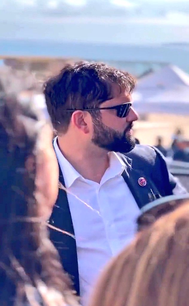 Estoy bloqueando a todos los que es mis twit comenten en forma. Desagradable contra el gobierno de @gabrielboric y contra el 38%♥️
Si no le gusta mala cuea 💅
Yo apoyo a @gabrielboric y su gobierno 🌳 🌳
SEGUIMOS 🌳 💫