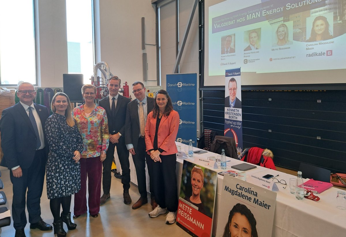 Tak til <a href="/Kristensenberth/">Kenneth K. Berth</a>  (DF), Anders Havelund Krøyer (K), <a href="/mettereissmann/">Mette Reissmann</a>  (S) og @carolinamaier (RV) for en god valgdebat hos @man_e_s i dag. Selvom de ikke var enige om det hele, var der velvilje og støtte til den maritime industri at spore hele vejen rundet👏
#blaadk #fv22