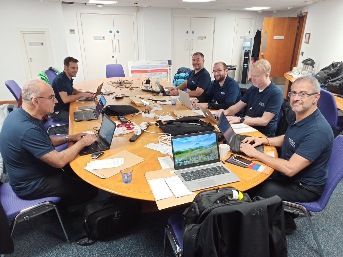 ⚠️ ɹǝ𝐬ǝ𝐨˥ ʞıɹ𝐮ǝ𝐇 📶 tweet media