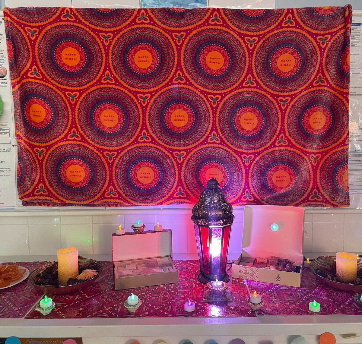 Happy #Diwali to all of our colleagues who are celebrating.

See below some lovely photos showing how some members of #TeamNELFT celebrated at the Brookside Adolescent Unit today.