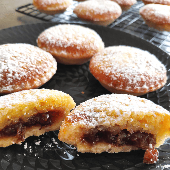 rachelsrecipep2's tweet photo. If you love mince pies, you'll love Mary Berry's mini frangipane-topped mince pies! These delicious little pies are the perfect festive treat - and they're so... #mincepies #frangipanemincepies #mincemeat #fruitpies #minimincepies #foodblog #dessertrecipes https://t.co/WJWYdbmeHw https://t.co/G2H3aeVgjS